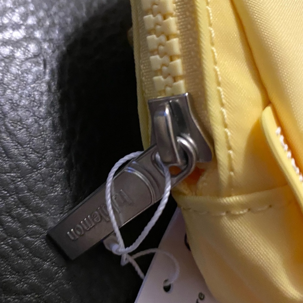 LAST ONE❗️Lululemon Everywhere Belt Bag Sunray ☀️ 🏖 - Picture 8 of 9